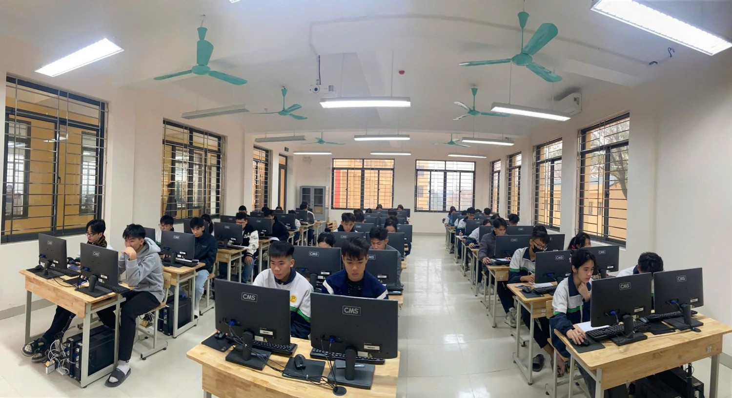 hs-luu-hoang.jpg