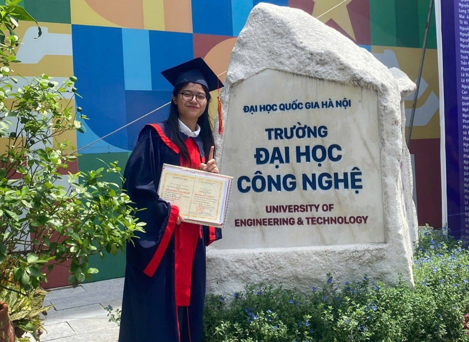 Lê Thị Hải Anh là thủ khoa ngành Khoa học máy tính năm 2026 của Trường Đại học Công nghệ, Đại học Quốc gia Hà Nội. Ảnh: NVCC