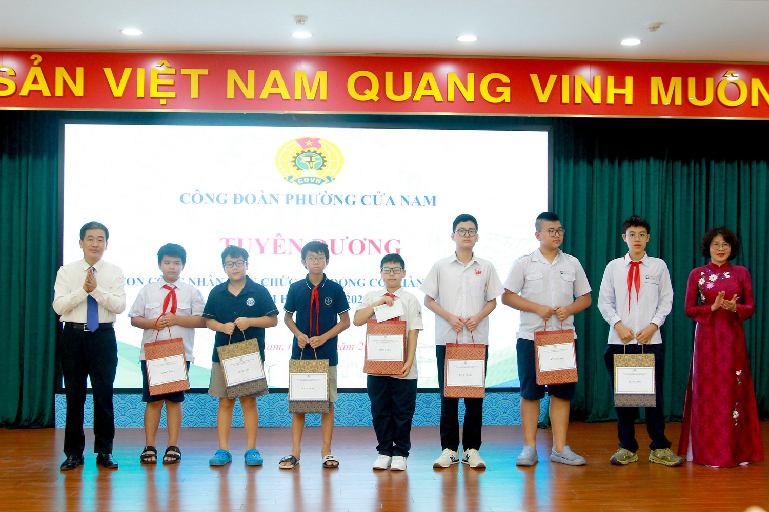 cong-doan-phuong-cua-nam-2.jpg