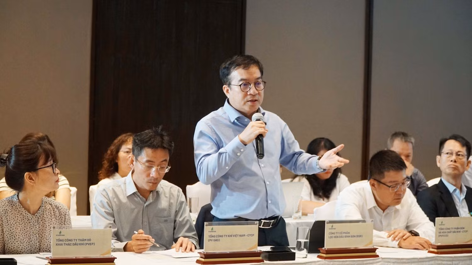Ông Nguyễn Việt Thắng, Tổng Giám đốc BSR đóng góp ý kiến thảo luận.