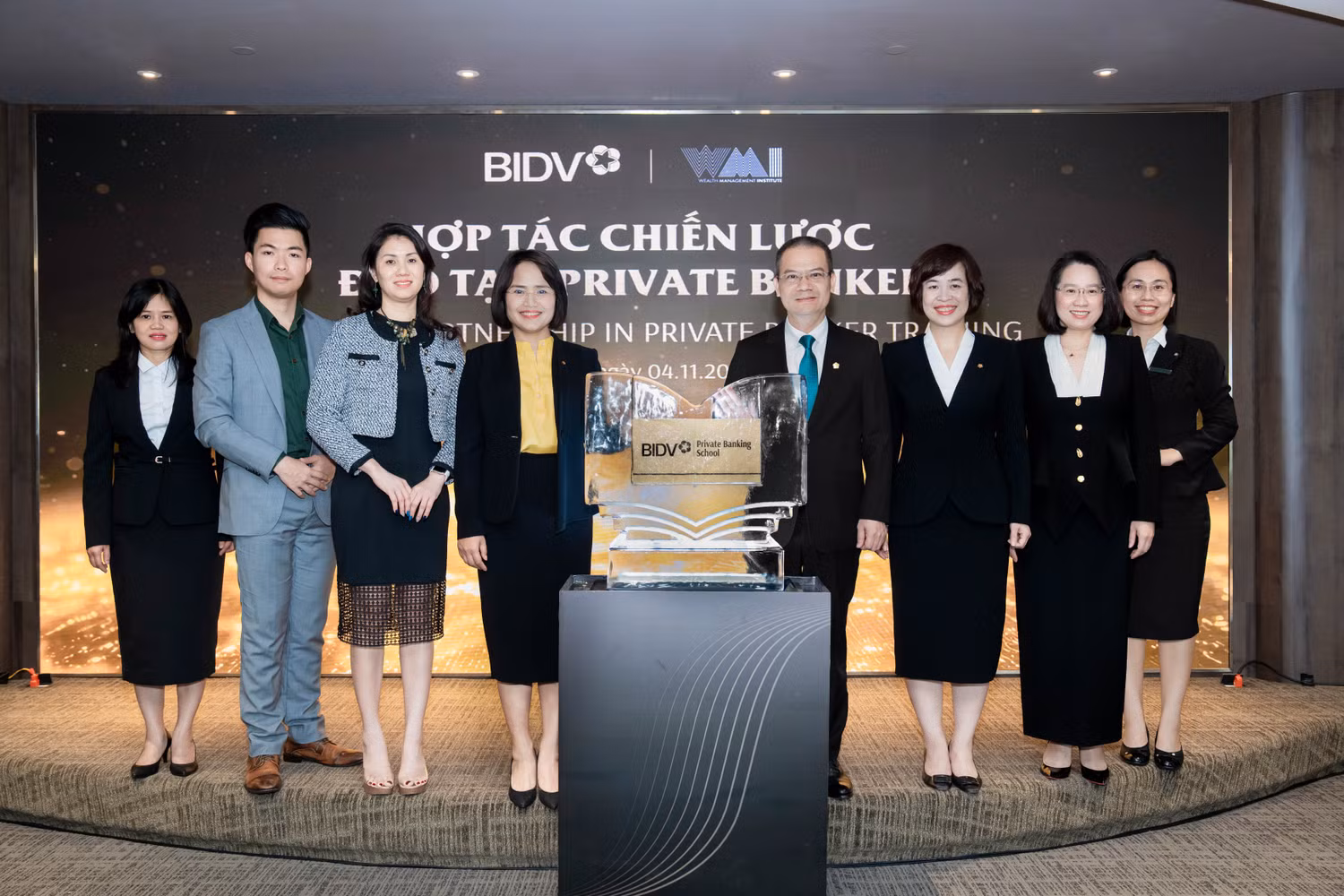 dai-dien-bidv-va-wmi-singapore-tai-le-ra-mat-chuong-trinh-hop-tac-dao-tao-private-banker.jpg