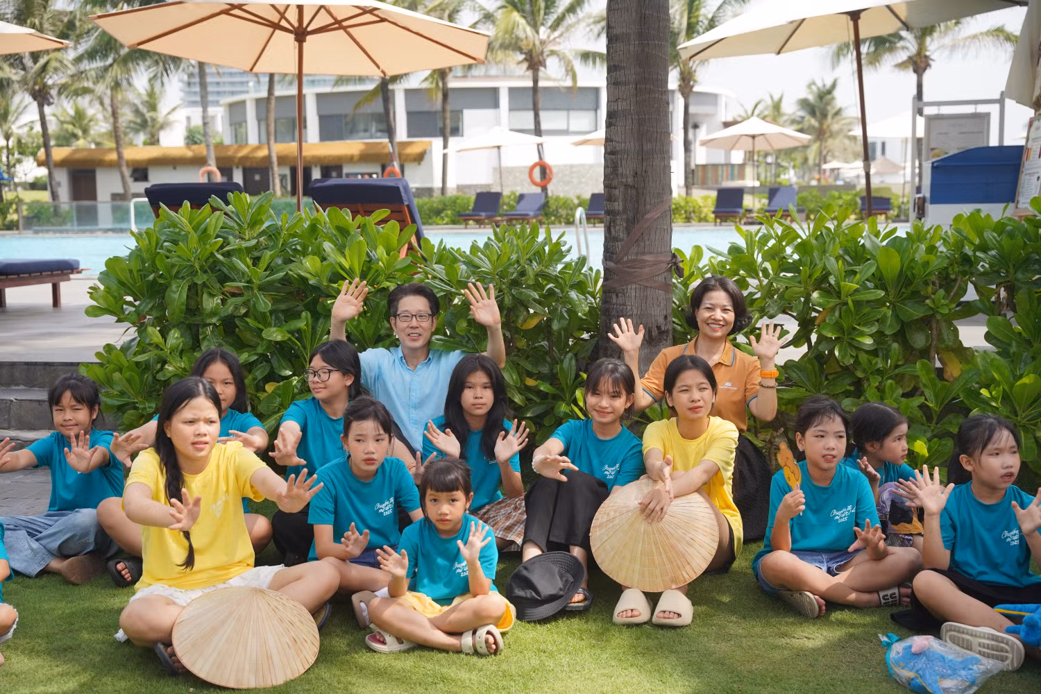 khong-khi-vui-tuoi-gan-gui-tai-khuon-vien-melia-danang-beach-resort-giup-cac-em-them-tu-tin-va-gan-ket.jpg