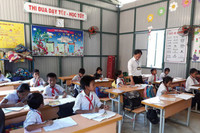 Bộ ở xa quá, dưới cơ sở giáo viên vẫn bị trói chặt bằng hồ sơ, sổ sách