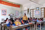 33 năm đi bộ đến điểm trường "gieo chữ", cô giáo tiếc tuổi xuân đi quá nhanh