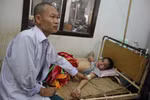 Nghi can đánh đập, hãm hại bé trai 14 tuổi nhắn tin cho mẹ nạn nhân