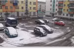 Video: Mưa tuyết giữa mùa hè tại Nga