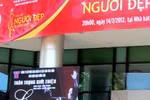 Thi người đẹp và…kịch 'Làm đĩ'