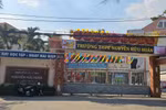 5 HS chuyển đến THPT Nguyễn Hữu Huân là con em trong ngành, hiệu trưởng nói gì?