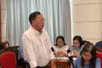 Tiếp xúc đại biểu QH, cử tri than: “Lương GV còn thấp hơn cả lao động phổ thông”