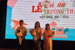 Thầy chủ nhiệm dặn học sinh: “Các em hãy là người bình thường tử tế”