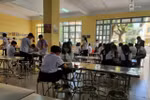 TPHCM: Trường học được tiếp tục duy trì căng tin, bãi xe nếu có tổ chức đấu thầu