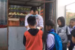 Tủ bánh mỳ 0 đồng “cứu đói” của thầy giáo miền Trung giữa đại ngàn Tây Nguyên