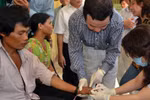 Nhờ WHO và Mỹ xét nghiệm “bệnh lạ”