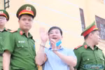 Vụ gian lận thi cử ở Hòa Bình, ai dũng cảm trước tòa?