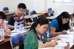 Áp lực và căng thẳng của thầy cô chấm thi tuyển sinh lớp 10 không kém học trò