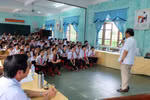 Có nằm mơ con cũng không nghĩ được gặp Giáo sư ngay tại ngôi trường vùng quê này