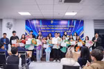 Trường Quốc tế - ĐHQGHN vinh danh, khen thưởng các sinh viên tiêu biểu năm 2024