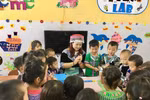 Ứng dụng công nghệ, cô Quyên nỗ lực mang đến tiết học mới mẻ cho HS vùng cao