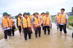 Bảo đảm an toàn đê điều, hồ đập, phát hiện, xử lý kịp thời sự cố ngay giờ đầu