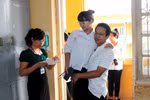 Kết thúc có hậu của cô học trò ngồi xe lăn đến địa điểm thi