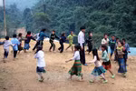 Có thể bị đuổi việc bất cứ lúc nào, giáo viên khó tận tâm bám trường, bám lớp