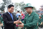 Bố đương Bí thư tỉnh, con được chỉ định Bí thư thành phố khó thuyết phục dư luận