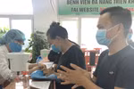 Thầy trò bắt tay sáng chế máy sát khuẩn tự động