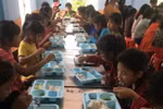 Dự thảo hỗ trợ học sinh DTTS nên quy định mức kinh phí chi trả cho người nấu ăn