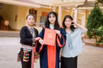 Thực hiện ước mơ của bố, nữ thủ khoa người Dao chọn sư phạm để "đưa chữ lên bản"