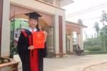 SV diện cử tuyển tốt nghiệp không có chỉ tiêu tuyển dụng đi làm bưng bê mưu sinh