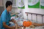 Nhiều học sinh tiểu học nhập viện nghi do bị ngộ độc thực phẩm