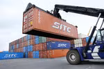 Xử lý nghiêm hành vi tăng giá thuê tàu và container