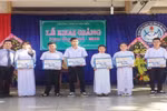 Thầy Ngô Văn Phong, như một người cha của học trò nghèo