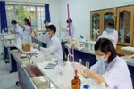 Nhiều trường đang thiếu trang thiết bị khiến thầy trò phải dạy chay, học chay