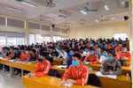 Dịch Covid-19 phức tạp, nhiều trường đại học cho sinh viên nghỉ Tết sớm