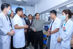 Thủ tướng kiểm tra đột xuất nhiều bệnh viện tuyến cuối 