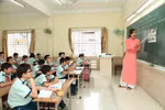 Người ta cố tuyển bằng được thí sinh để các thầy khỏi thất nghiệp