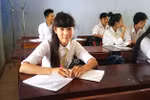 Cô học trò nghèo phải bỏ học đi ở đợ đã quay lại trường
