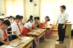 Thầy giáo Vũ truyền cảm hứng cho học sinh học mỹ thuật