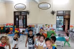 Chưa vào năm học, phụ huynh phải lắp điều hòa “tặng” trường Hoàng Động