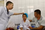 Học sinh lớp 6 bị cột nhảy cao cắm vào đầu đã được xuất viện