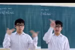 Clip: Học sinh khuyết tật đọc thư gửi lãnh đạo Trung Quốc bằng tay