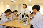 Cô Bùi Thị Hiền được gọi với biệt danh "cây sáng kiến" của Trường THPT Uông Bí