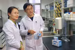 Chuyện về những người lính 2 màu áo chiến đấu với Covid-19