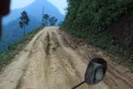 Clip: Nỗi sợ của người ngồi sau xe máy đổ đèo ở Nậm Mười