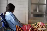 Khởi tố vụ án, khởi tố bị can phụ huynh đánh giáo sinh đến chấn động thai