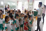 Học sinh mầm non lớp tiên tiến phải đóng thêm mỗi tháng gần 1,5 triệu đồng