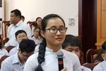 Nữ sinh Sài Gòn bật khóc nói về giáo viên “không nói gì cả” trong lớp