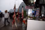 Chướng mắt: Những hành động không thể chấp nhận ở chốn cửa Phật (P1)
