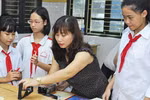Chính phủ đã bỏ chia hạng viên chức, sao Bộ Giáo dục vẫn chia hạng giáo viên?